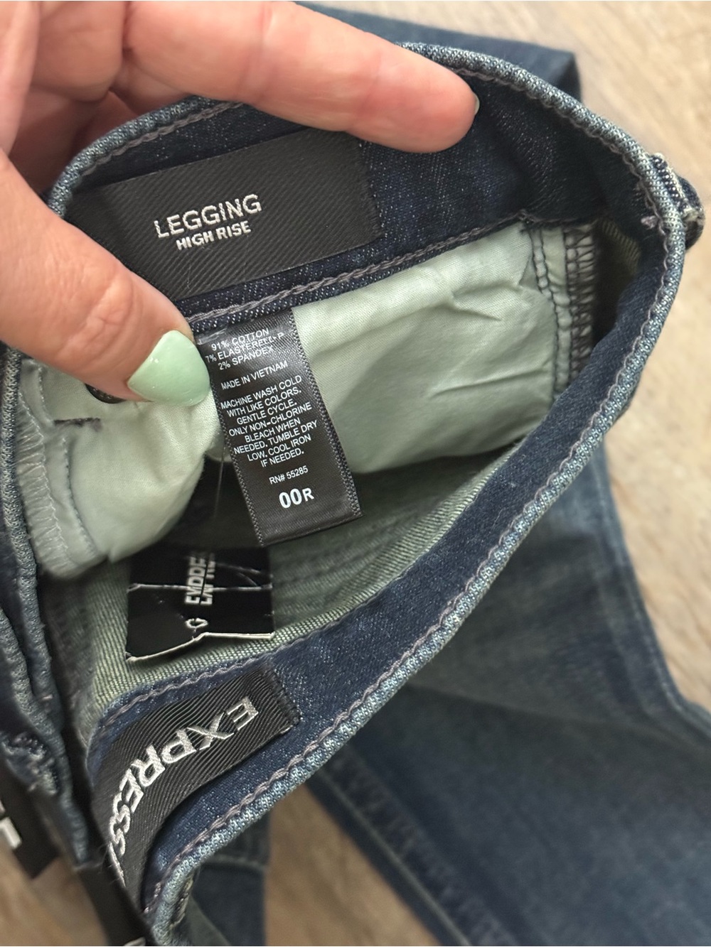 Express • High Rise Performance Stretch Jeggings - Picture 9 of 13